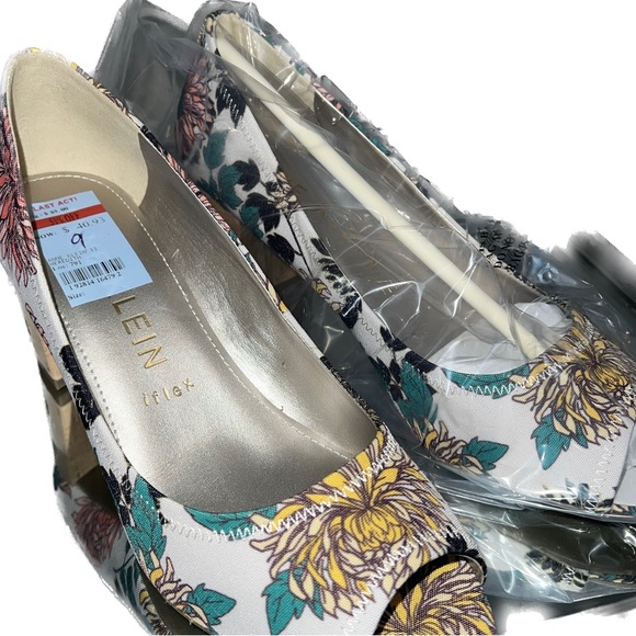 ❤️Floral Peep Toe Pump | NWT - Picture 3 of 5